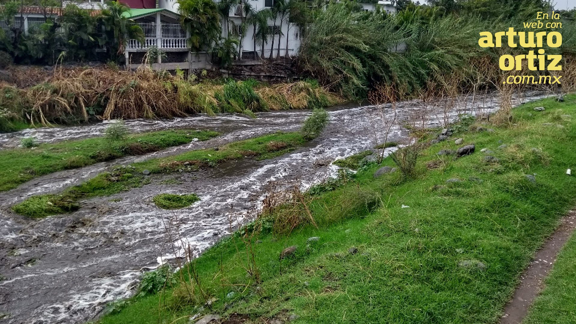 USAN EL  RÍO CUAUTLA COMO BASURERO