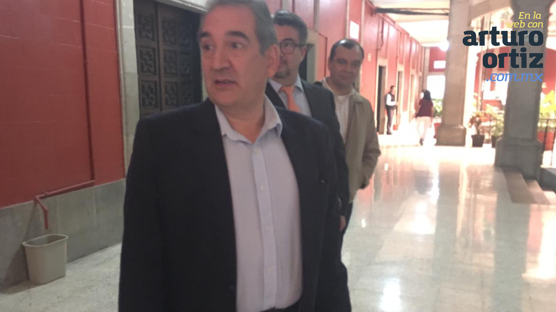 SOSTIENE GOBERNADOR REUNIÓN CON LA SCT