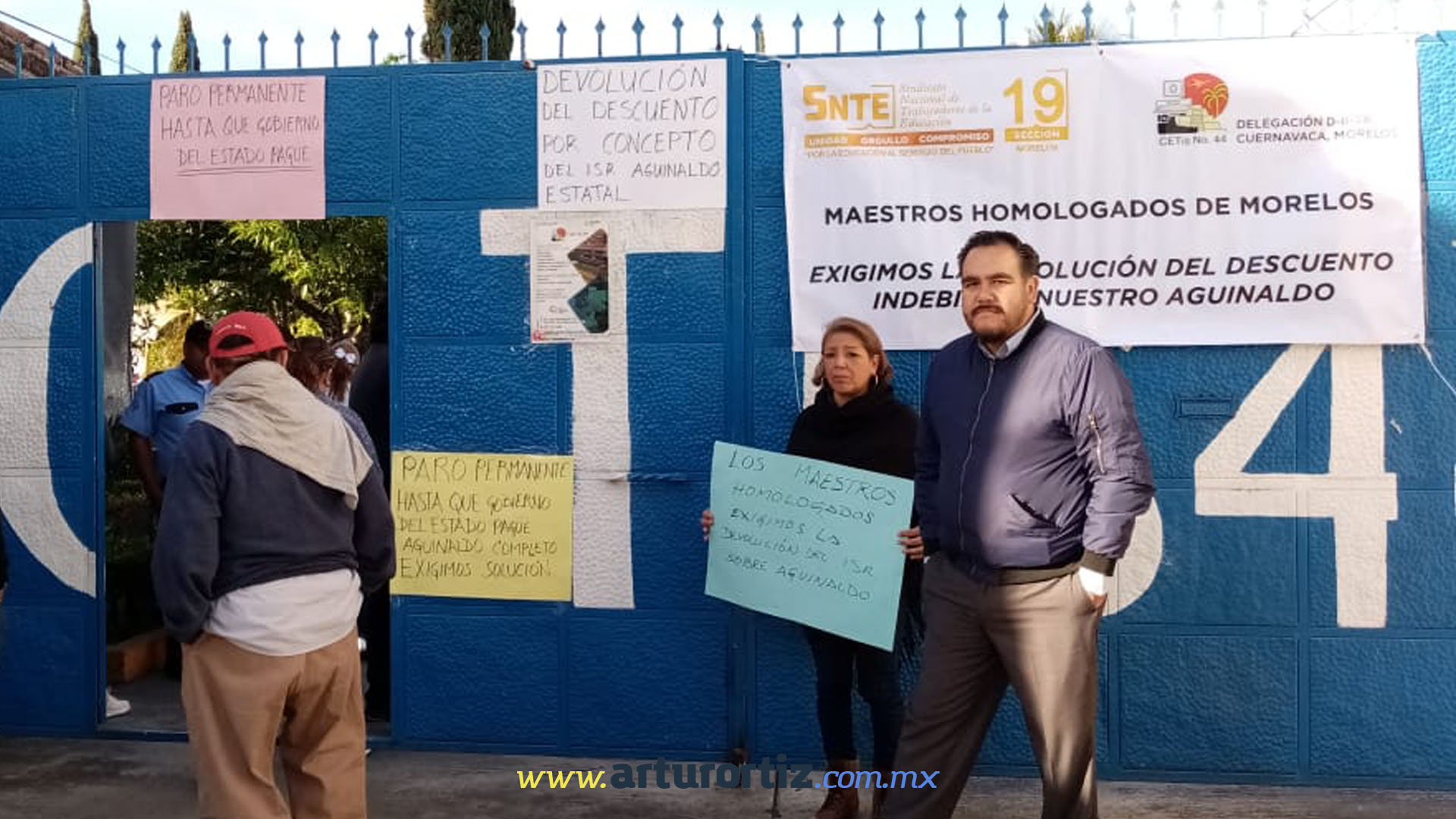 PROFESORES PARAN  LABORES  Y MAÑANA TOMARÁN CASETAS