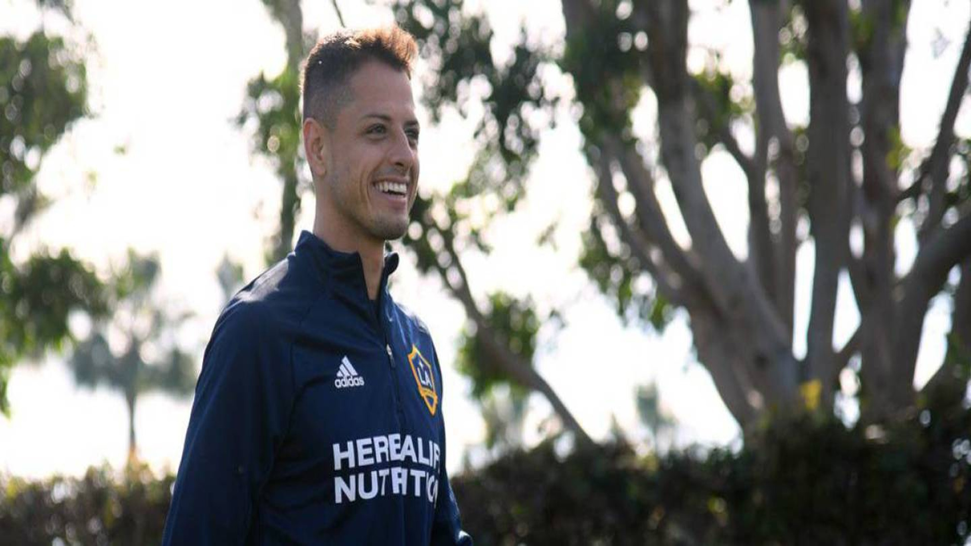 CHICHARITO RECIBE VISA Y DEBUTARÁ CON EL GALAXY