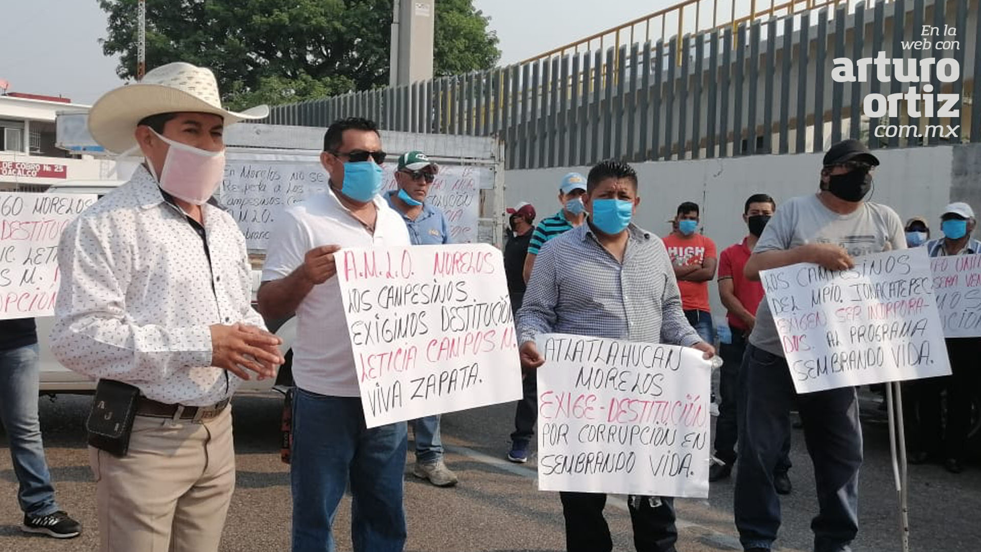 EJIDATARIOS DE LA ZONA ORIENTE BLOQUEAN CASETA DE OACALCO