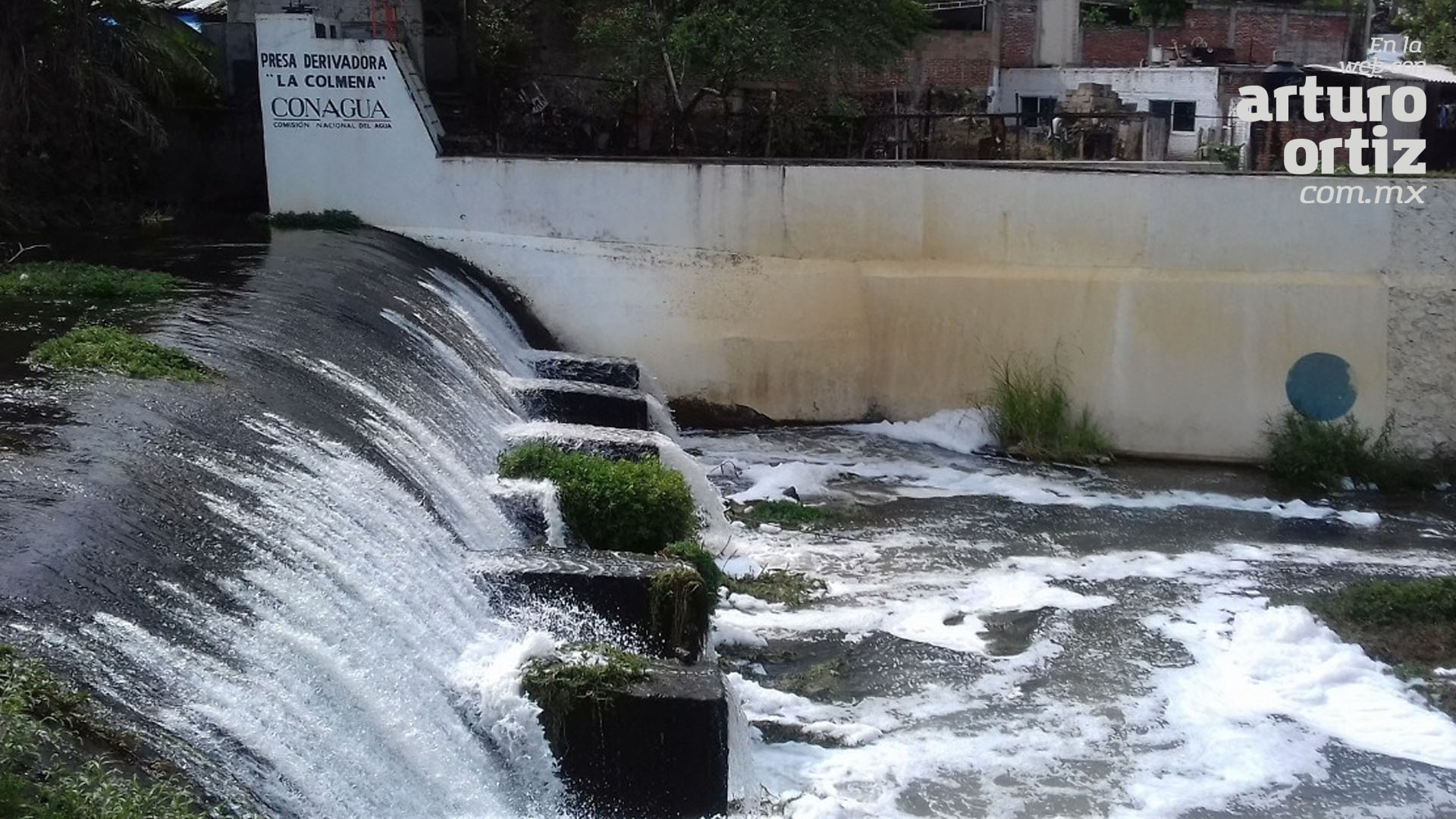 TIRAN DESECHOS  COVID EN RÍO CUAUTLA