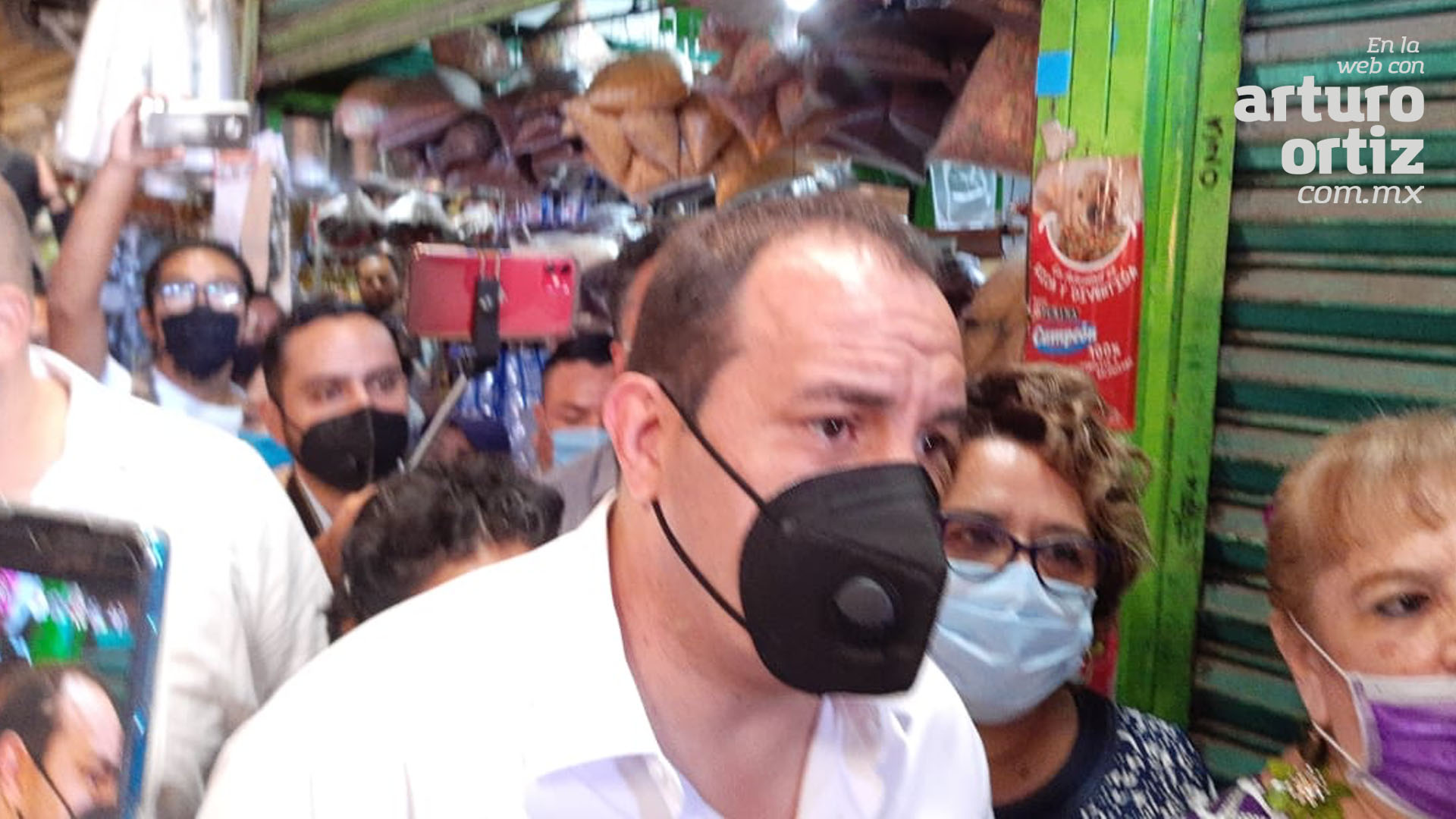 RECORRE GOBERNADOR MERCADO EN YAUTEPEC