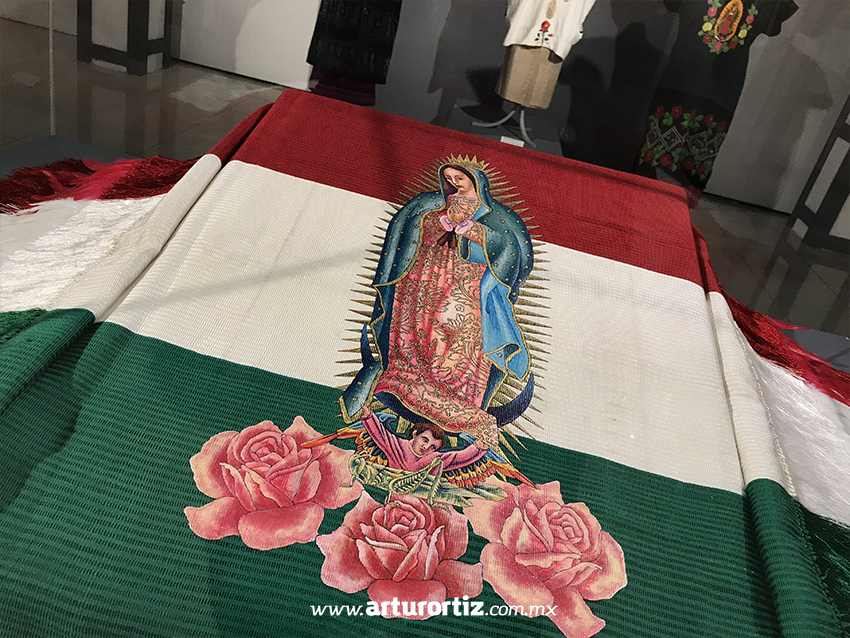 ROSAS Y REVELACIONES HOMENAJE A LA VIRGEN DE GUADALUPE