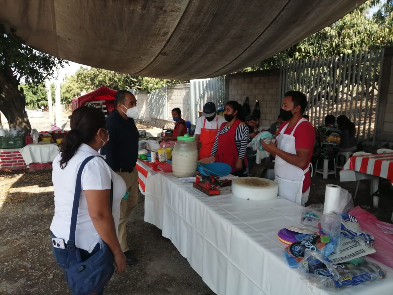 ANUNCIAN EN YAUTEPEC OPERATIVOS EN PUESTOS DE COMIDA