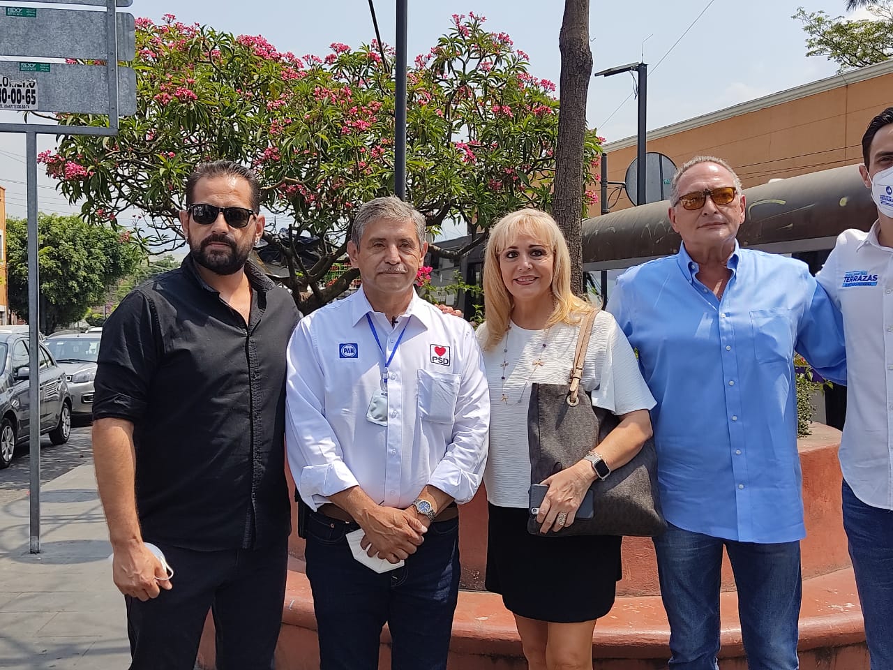 REUBICAR A AMBULANTES EN PLAZAS ABANDONADAS