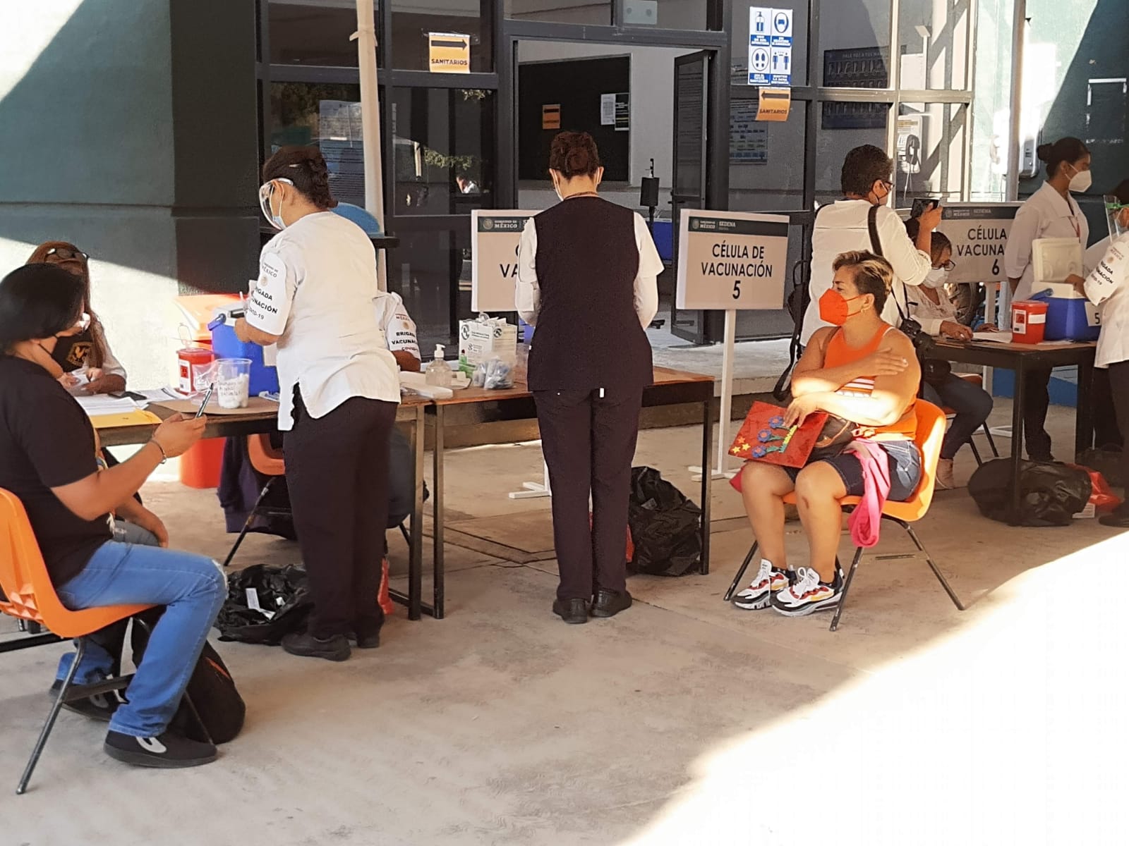 MAESTROS PIDEN SEGUNDA DOSIS CONTRA COVID-19, TEMEN QUE BAJE EFECTIVIDAD.