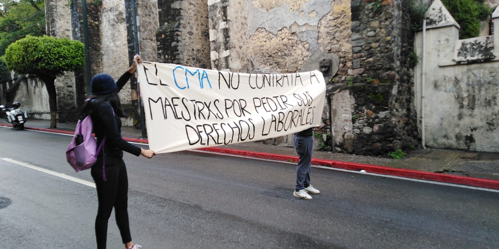ALUMNOS DE TEATRO PROTESTAN POR CESE INJUSTIFICADO DE DOCENTES EN CMA