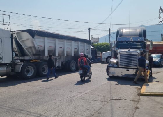 BLOQUEO CAMIONEROS TLALTIZAPAN