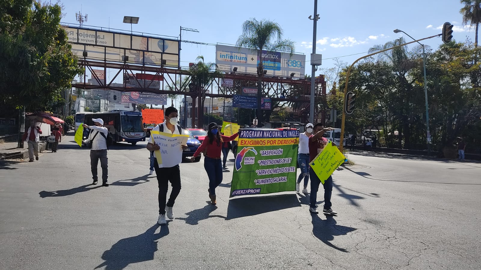 PIDEN MAESTROS DE INGLÉS INTERVENCIÓN DE CONGRESO PARA REGULARIZARLOS