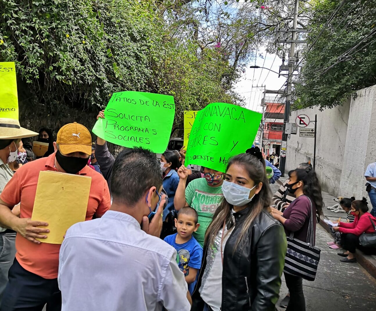 ENTREGA PATIOS DE LA ESTACIÓN PLIEGO PETITORIO A COMUNA CAPITALINA