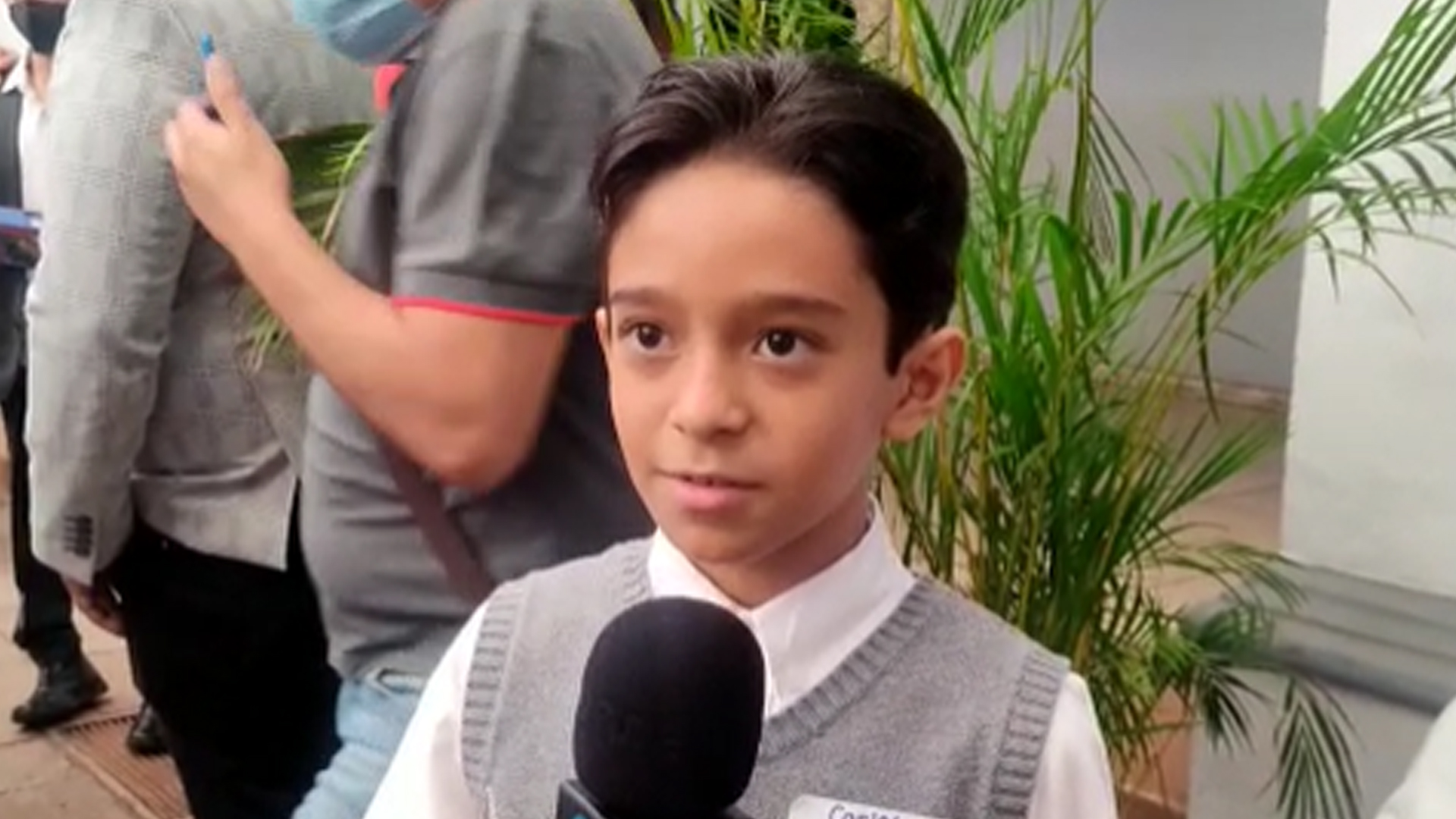 LUIS CARLOS, EL NIÑO QUE QUERÍA TENER EL CABELLO LARGO