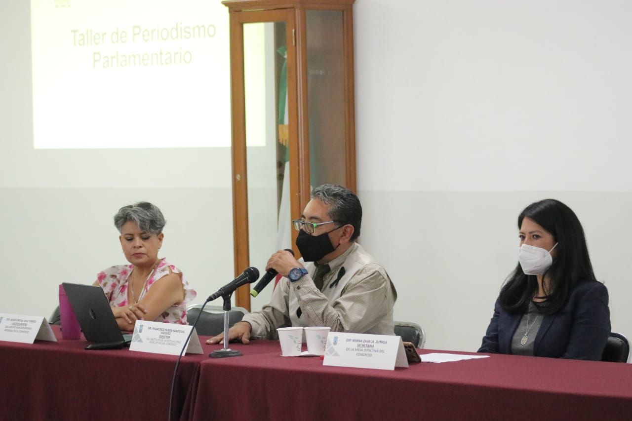 INAUGURAN CURSO-TALLER DE PERIODISMO PARLAMENTARIO