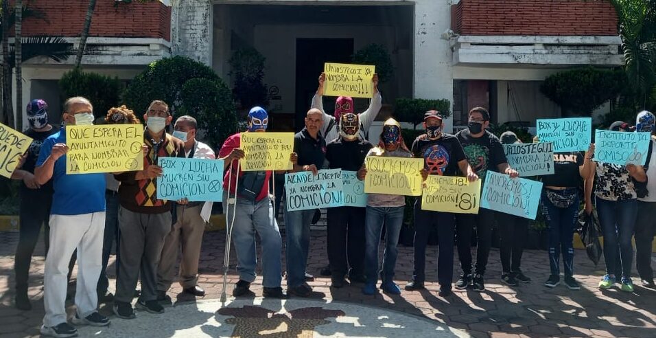 PROTESTAN LUCHADORES Y BOXEADORES POR INTEGRACIÓN DE COMISIÓN “AMAÑADA”