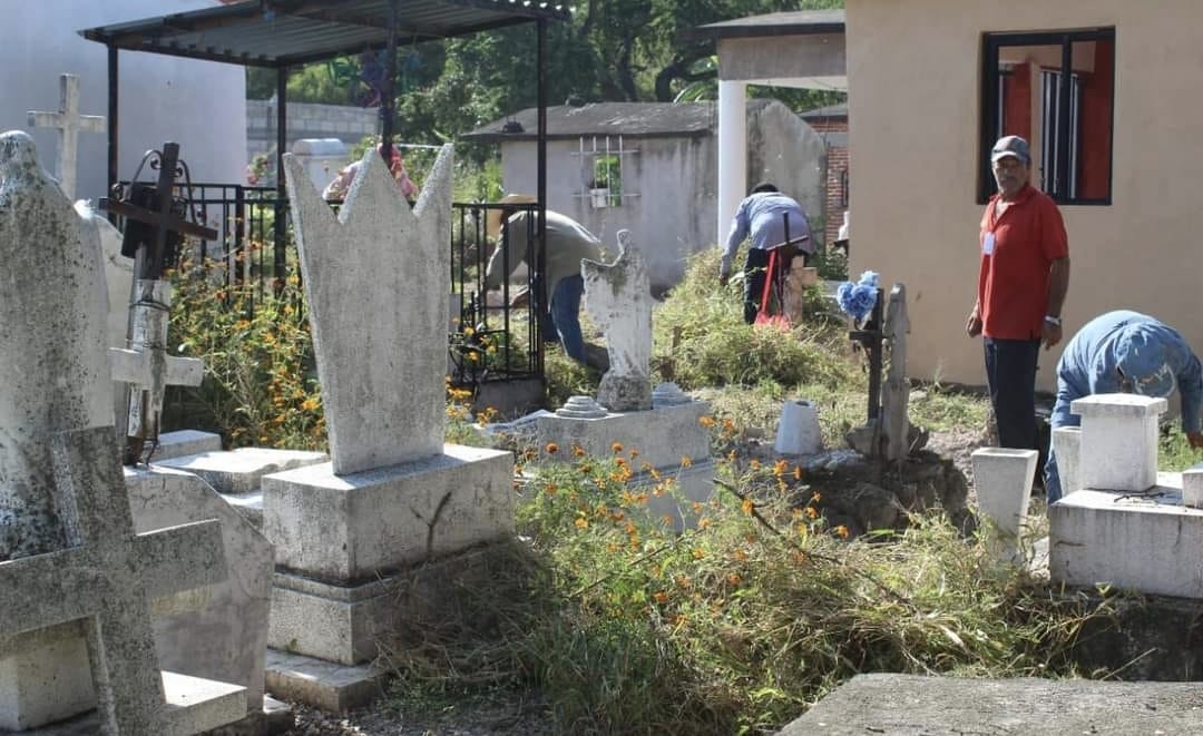 70% DE LAS TUMBAS EN LOS CEMENTERIOS DE JOJUTLA SE ENCUENTRAN EN EL ABANDONO