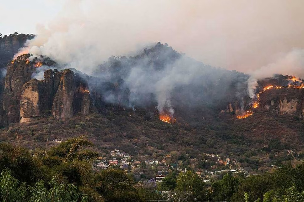 POBLADORES DE TEPOZTLÁN SE MANTIENEN ALERTAS