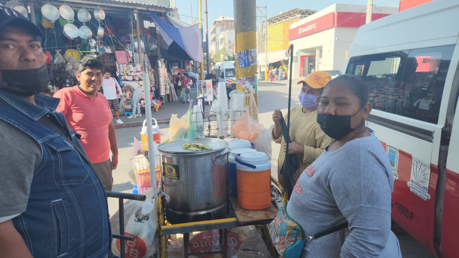 FORMADOS PARA COMPRAR TAMALES DESDE LAS 5 AM