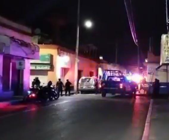 ATAQUE ARMADO EN PLENO CENTRO DE CUAUTLA DEJA UN POLICÍA HERIDO