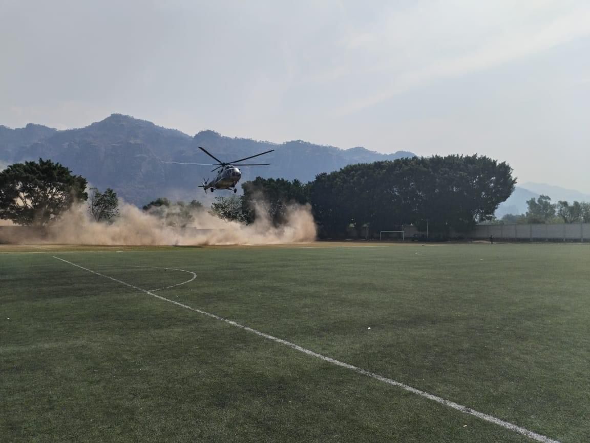 LLEGA AERONAVE PARA APOYAR EN INCENDIO ACTIVO EN TEPOZTLÁN