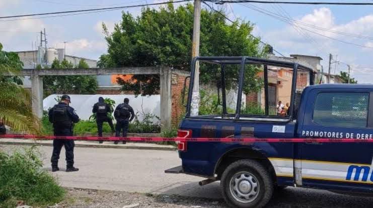 ASESINAN A HOMBRE DENTRO DE SU VEHÍCULO EN CUAUTLA