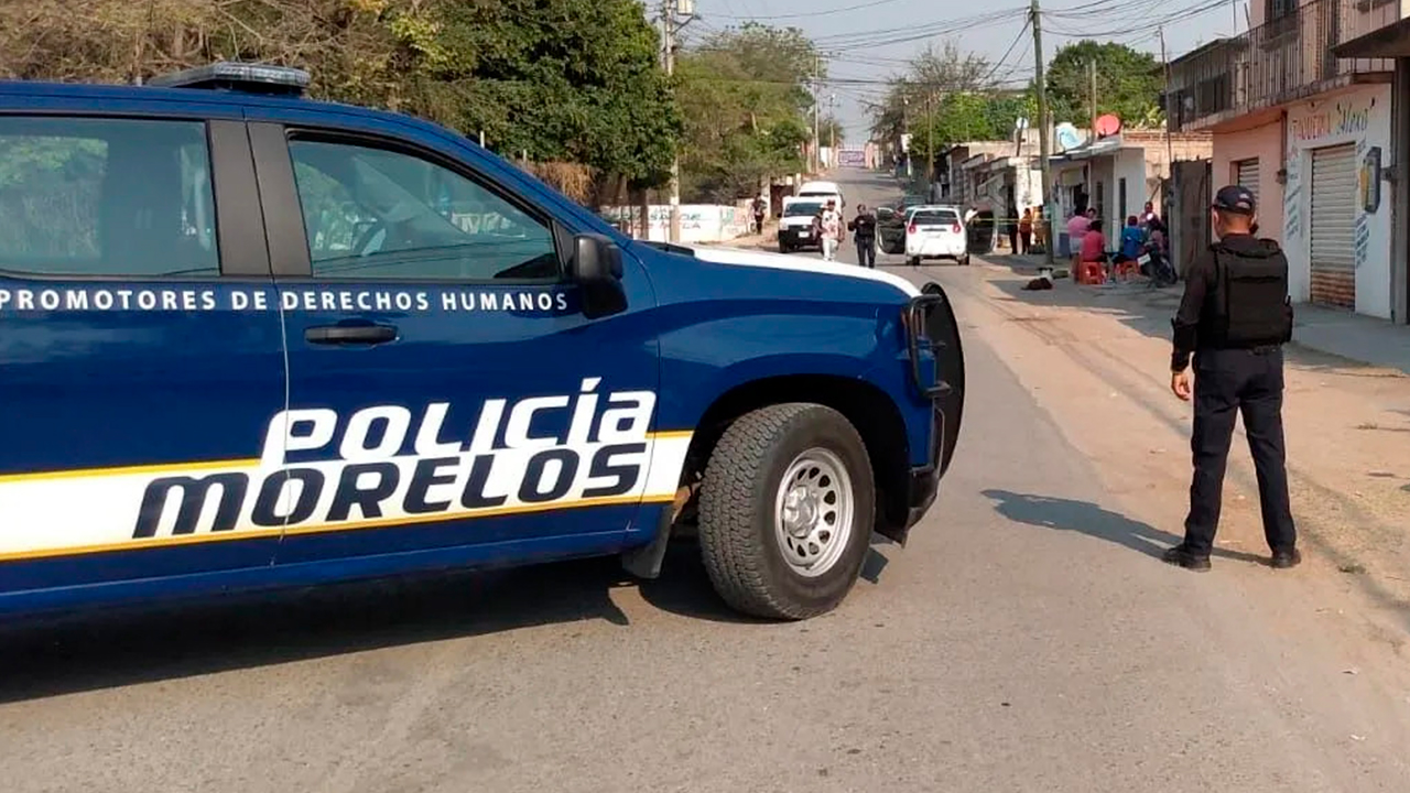 MOTOCICLISTAS MATAN A UN HOMBRE EN PUENTE DE IXTLA