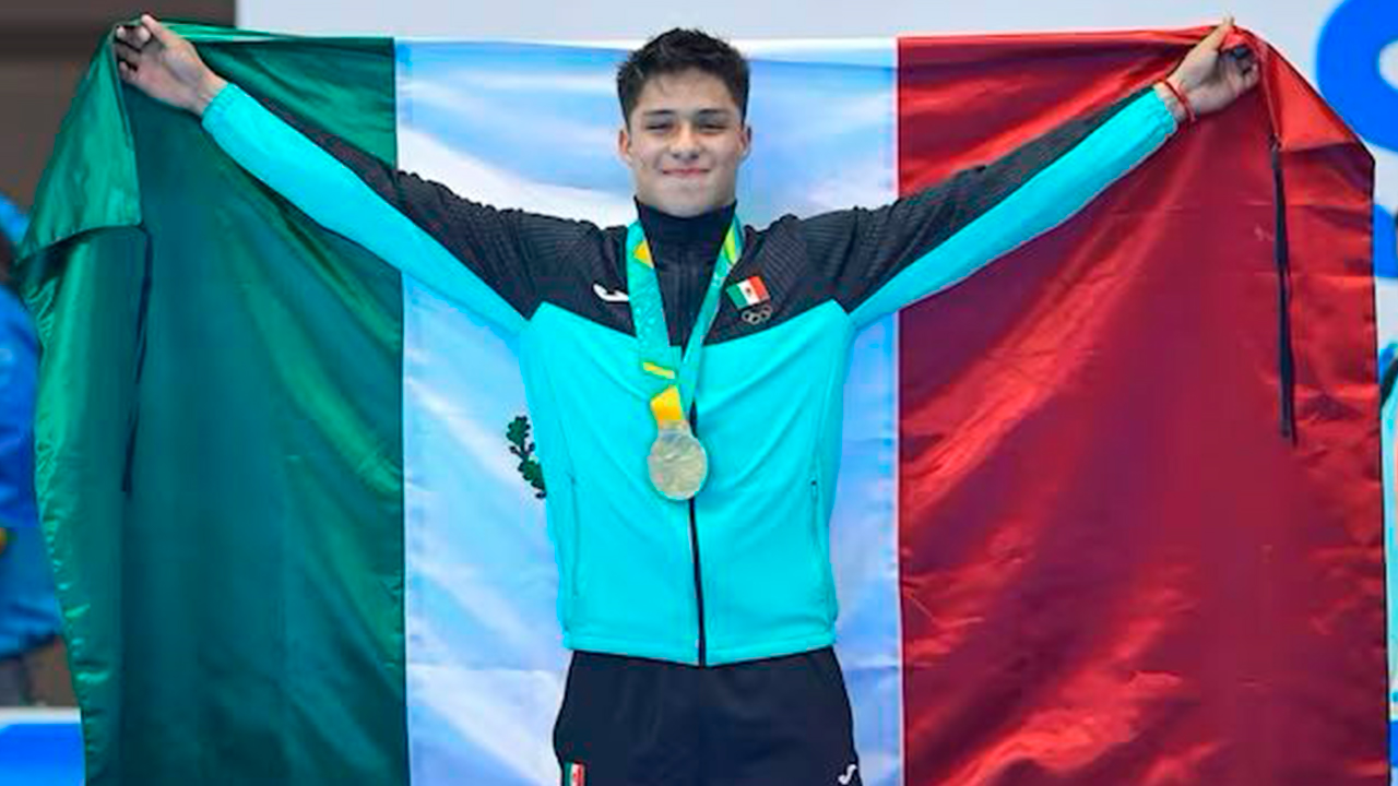 OSMAR OLVERA GANA SU SEGUNDA MEDALLA EN EL MUNDIAL DE DEPORTES ACUÁTICOS