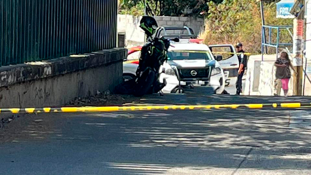 BALEAN A HOMBRE AFUERA DEL IMSS EN EL MUNICIPIO DE AYALA