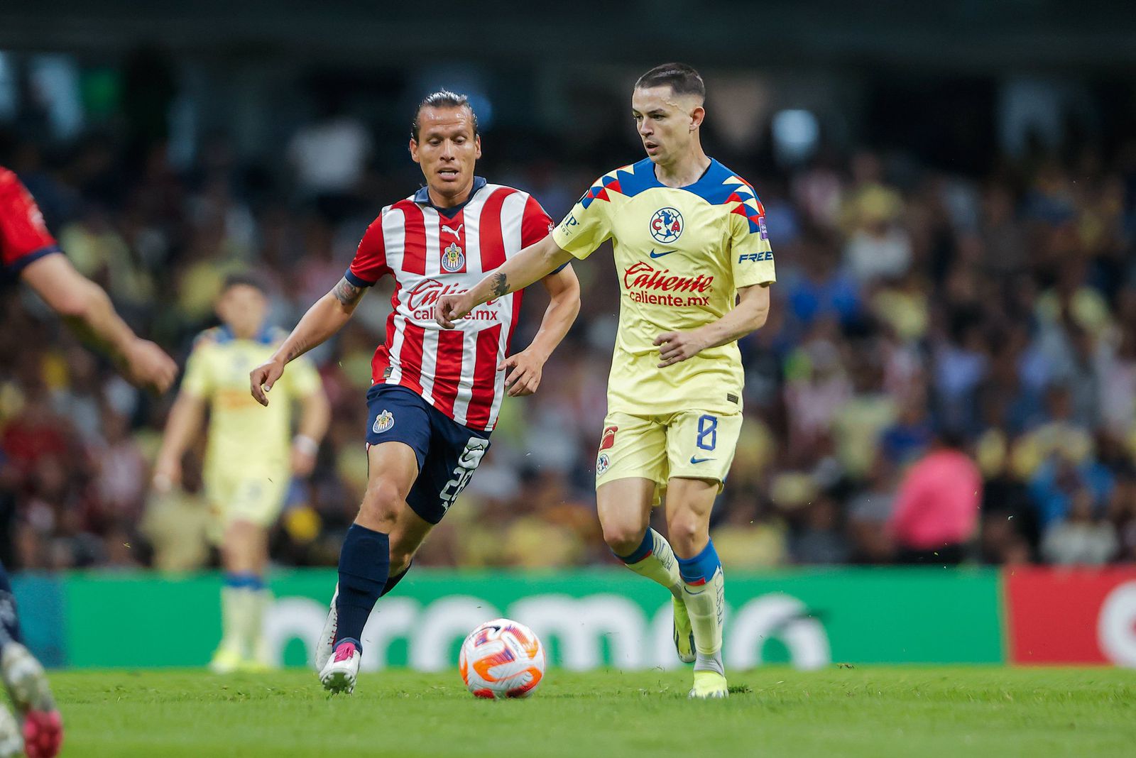 CHIVAS VENCE AL AMÉRICA, PERO NO LE ALCANZÓ PARA AVANZAR EN CONCACHAMPIONS