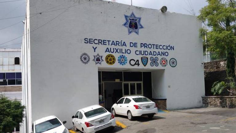 POR INEXPERIENCIA DISPARA UN ARMA EN LAS INSTALACIONES DE LA POLICÍA DE CUERNAVACA