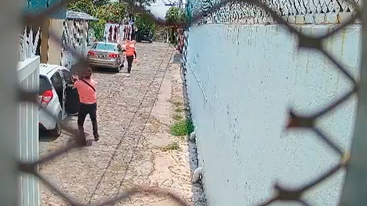 MOTOCICLISTAS HIEREN Y ROBAN MILES DE PESOS A CUENTAHABIENTE EN CUERNAVACA