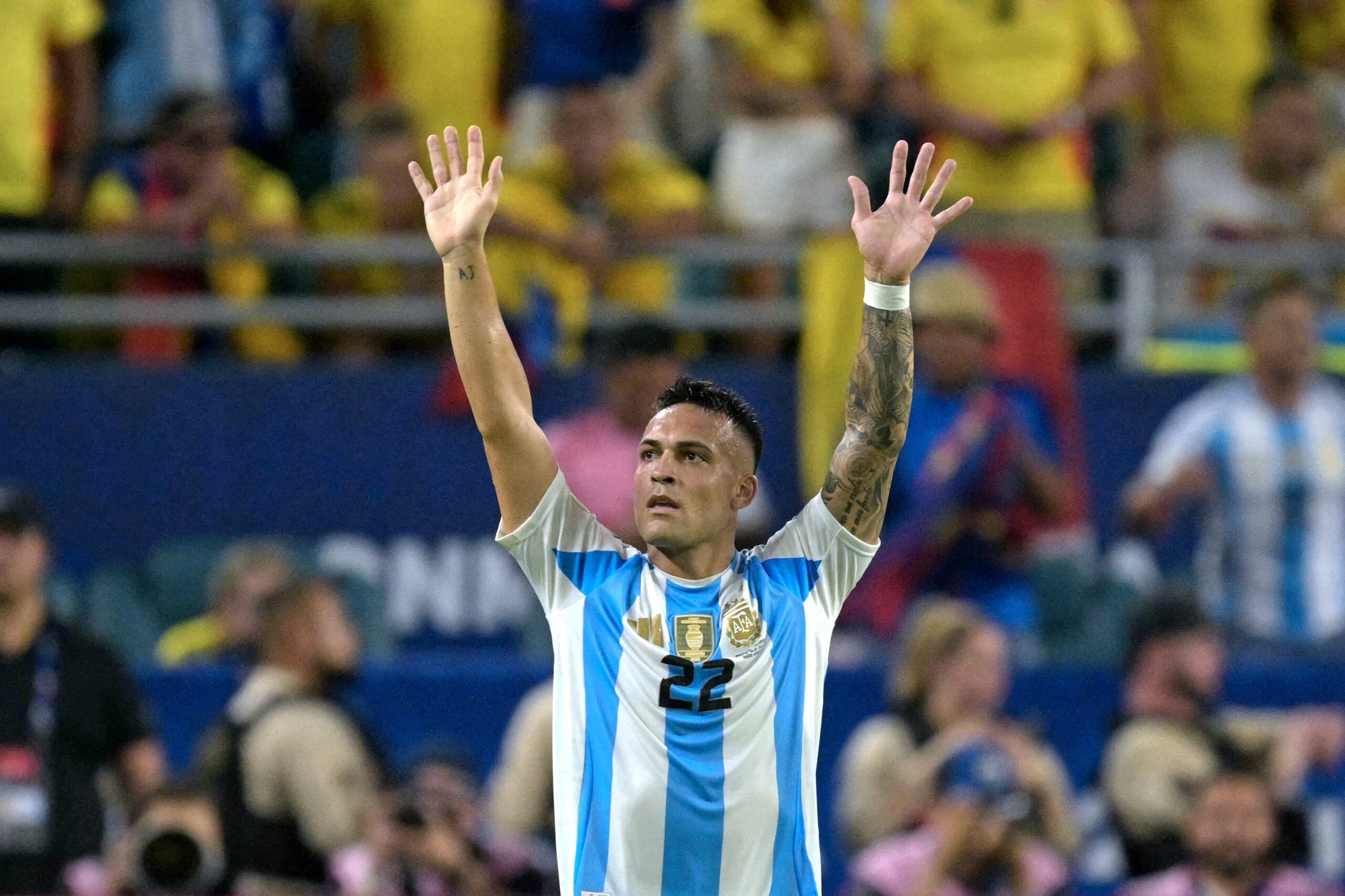 LAUTARO MARTÍNEZ LE DA LA COPA AMÉRICA NÚMERO 16 A ARGENTINA