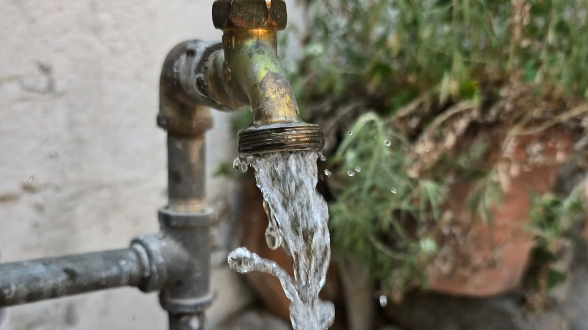 APLICAN MÁS DE 200 MULTAS POR DESPERDICIO DE AGUA EN CUAUTLA