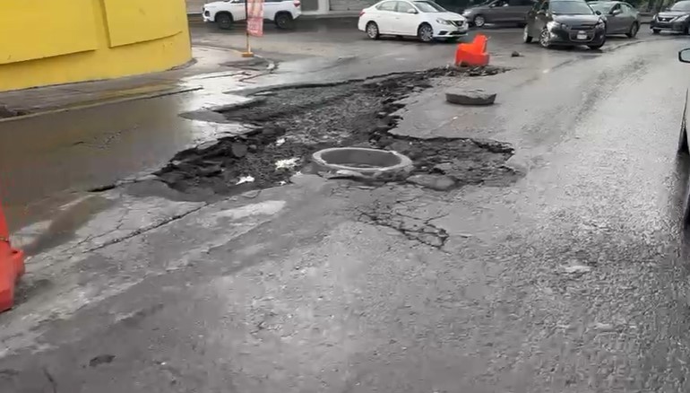 ATIENDE CUERNAVACA ESTRAGOS DE LLUVIA EN AVENIDA UNIVERSIDAD