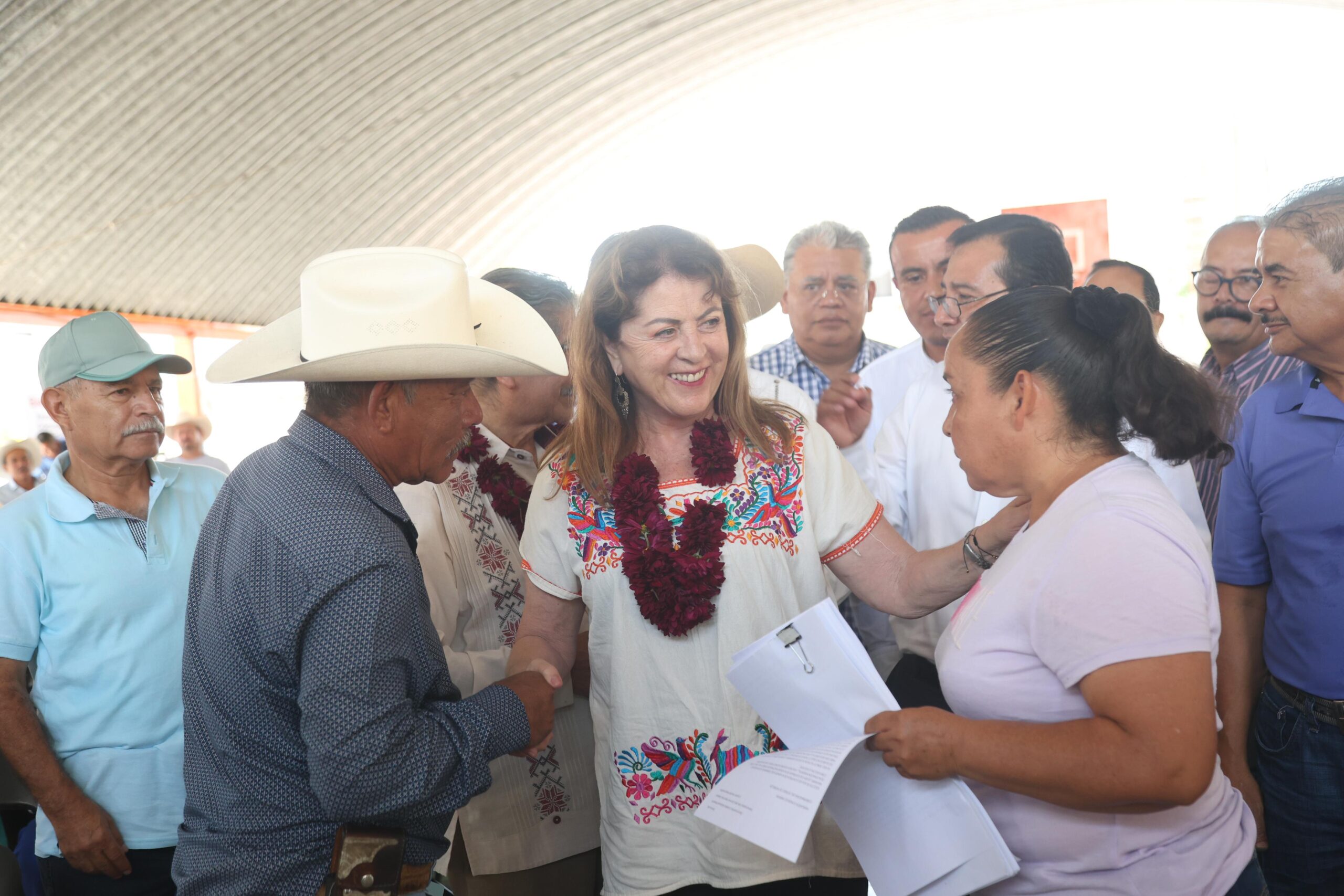 PARTICIPA GONZÁLEZ SARAVIA EN ENTREGA DE DOCUMENTOS AGRARIOS A PRODUCTORES MORELENSES