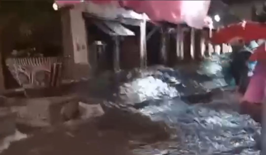 FUERTE TROMBA PROVOCA INUNDACIONES EN CALLES DE CUAUTLA