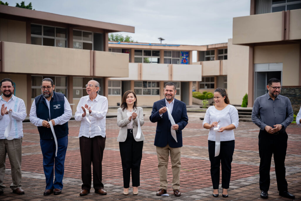 Durante la Reconstrucción se hicieron nuevas aulas, laboratorios, y un polideportivo, en beneficio para 1,500 estudiantes de ambos turnos.