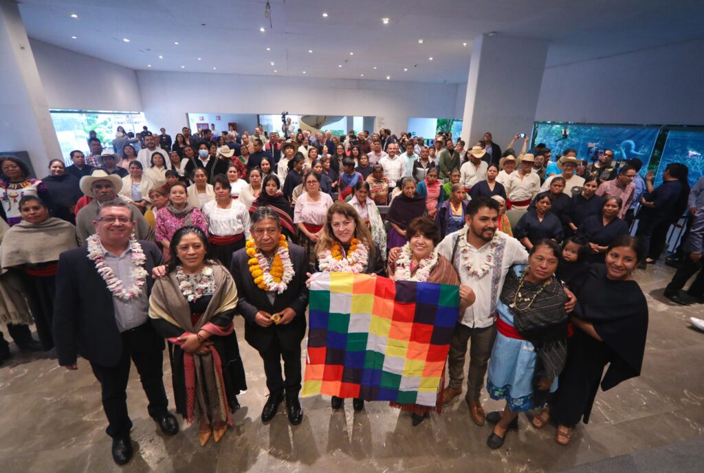 Margarita González participó en la conferencia magistral "Sabiduría Ancestral frente a las múltiples crisis del siglo XXI"