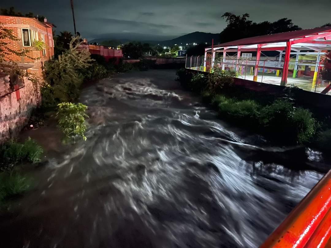 LLUVIAS CAUSAN FUERTES AFECTACIONES EN YAUTEPEC