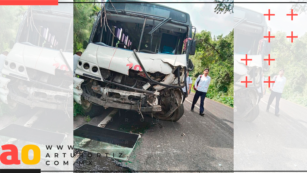 CHOCA RUTA 19 CONTRA UN TRÁILER EN CAÑÓN DE LOBOS