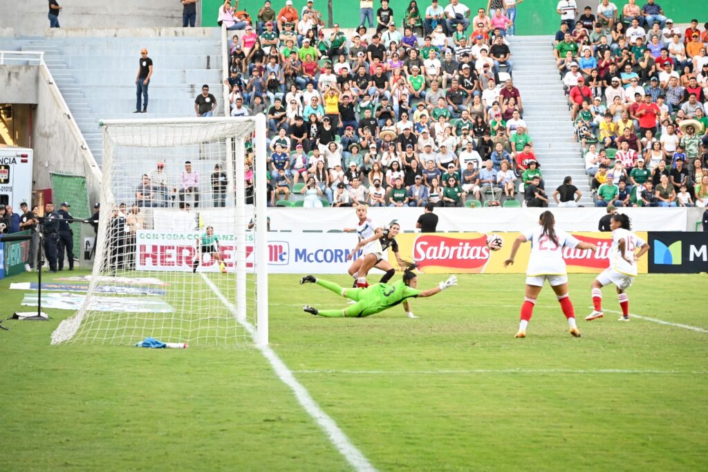 La Selección Mexicana Femenil venció 3-0 a la Selección de Venezuela en el ‘Coruco’ Díaz.