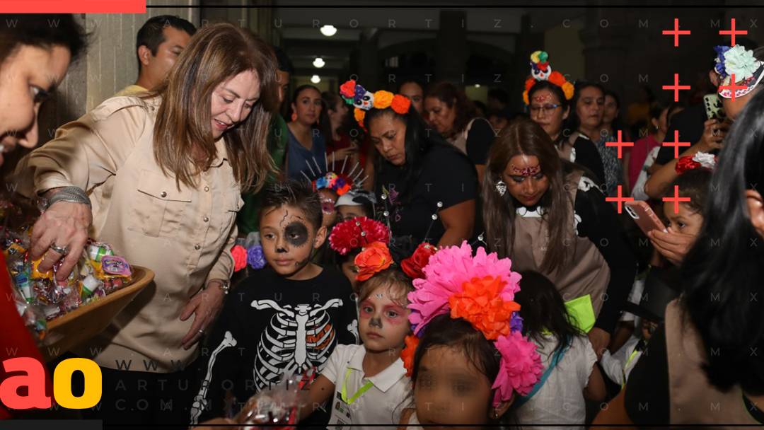 MARGARITA GONZÁLEZ SARAVIA DA ‘CALAVERITA’ A NIÑOS EN PALACIO DE GOBIERNO