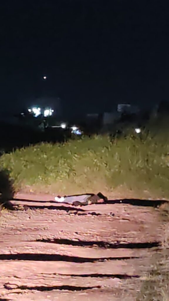 Un hombre fue privado de la vida al filo de la media noche en la colonia Año de Juárez en el municipio de Cuautla.