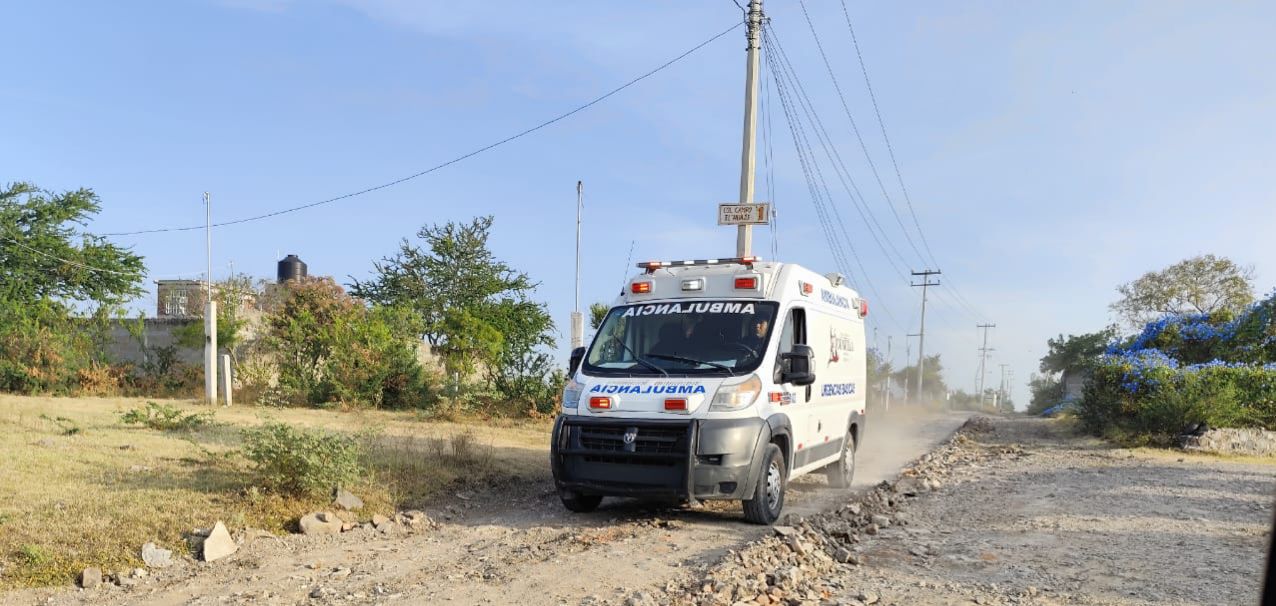 ABANDONAN DELINCUENTES A UN HOMBRE HERIDO EN UN CAMINO DE TERRACERÍA EN CUAUTLA