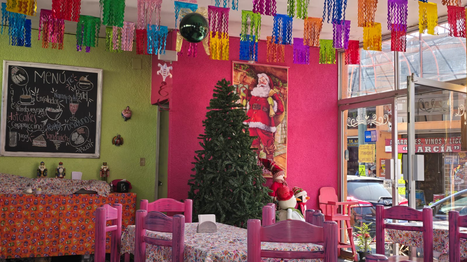 LLAMAN BOMBEROS A VIGILAR INSTALACIÓN DE SERIES NAVIDEÑAS