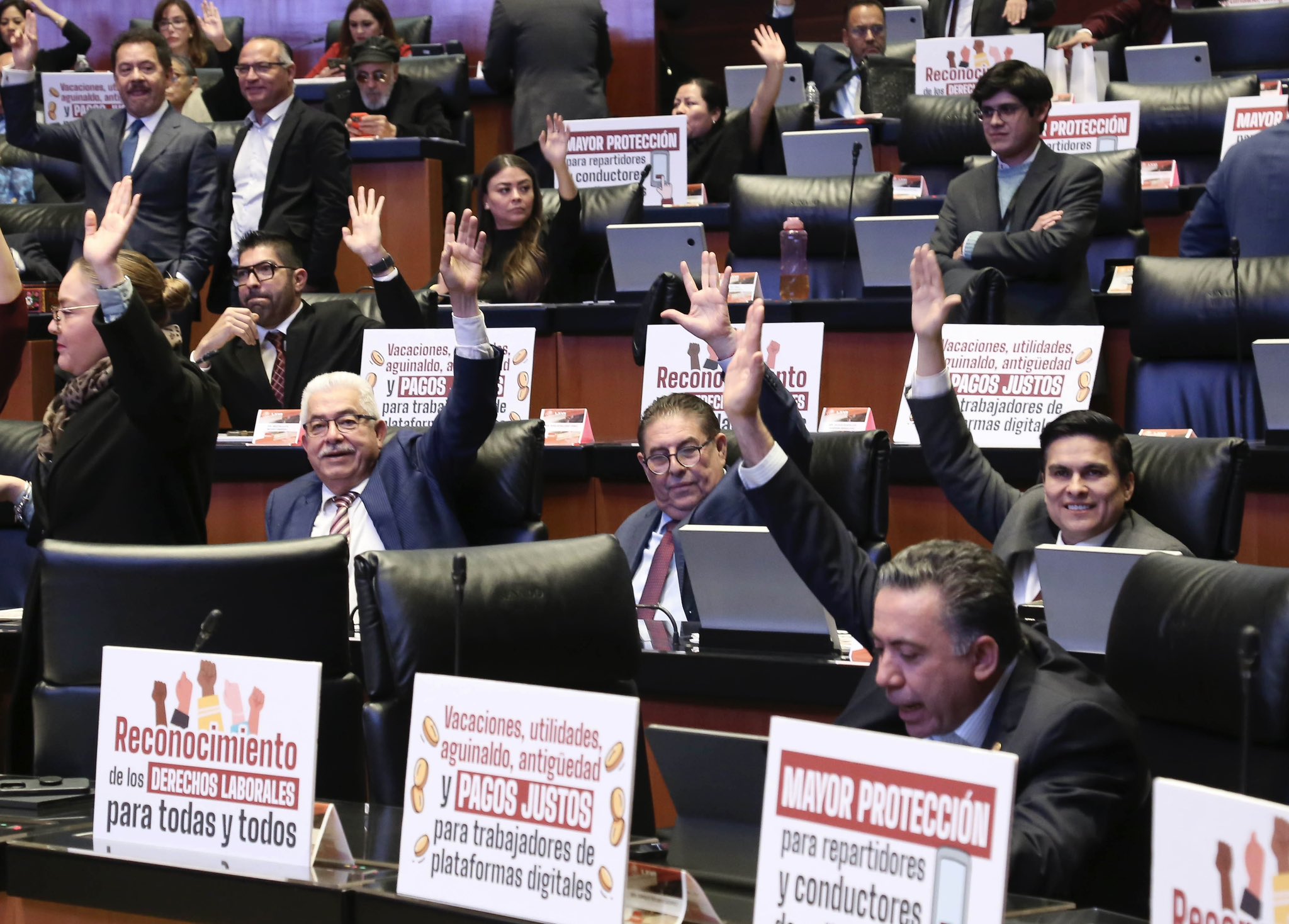 SENADOR VÍCTOR MERCADO: COMPROMISO Y TRABAJO LEGISLATIVO PARA UN MÉXICO MEJOR