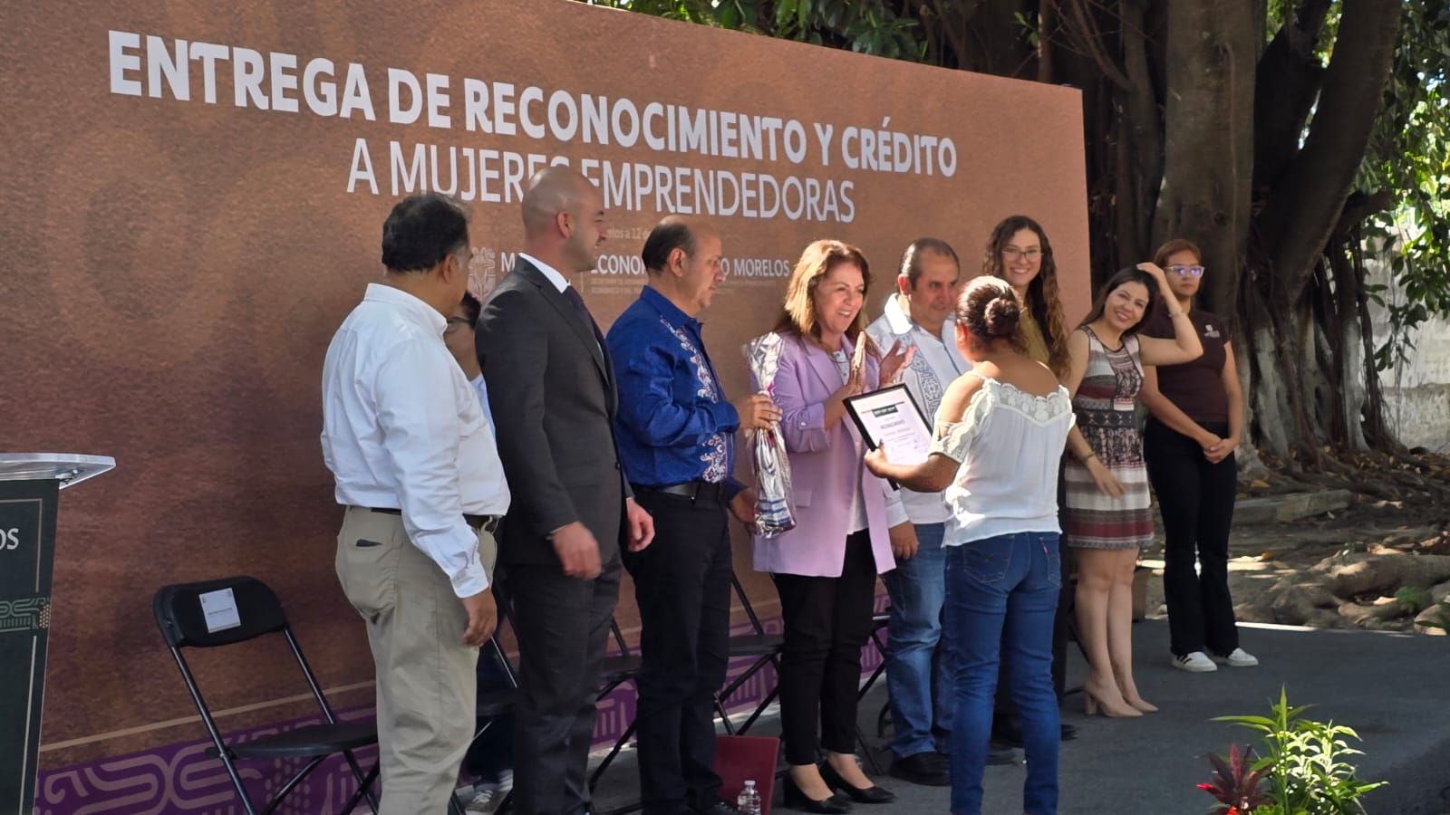 ENTREGA DE RECONOCIMIENTOS Y CRÉDITOS A MUJERES EMPRENDEDORAS