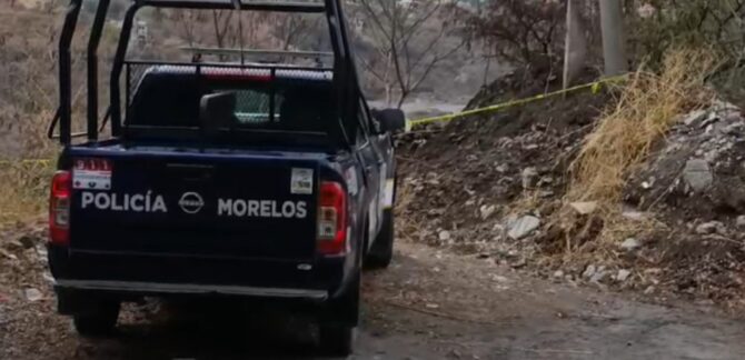 Con huellas de violencia y las manos atadas fue localizado el cuerpo de un hombre en la colonia Lomas del Carril en Temixco.