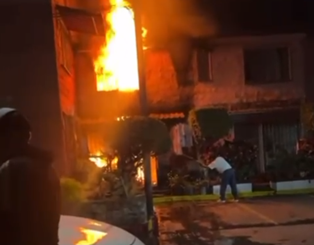 UNA MUJER Y DOS MENORES MURIERON CALCINADOS TRAS UN INCENDIO EN SU CASA