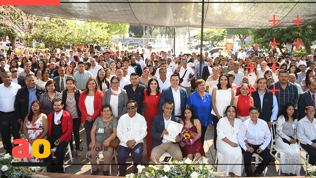 BODAS COLECTIVAS EN JIUTEPEC: 100 PAREJAS FORMALIZAN SU AMOR