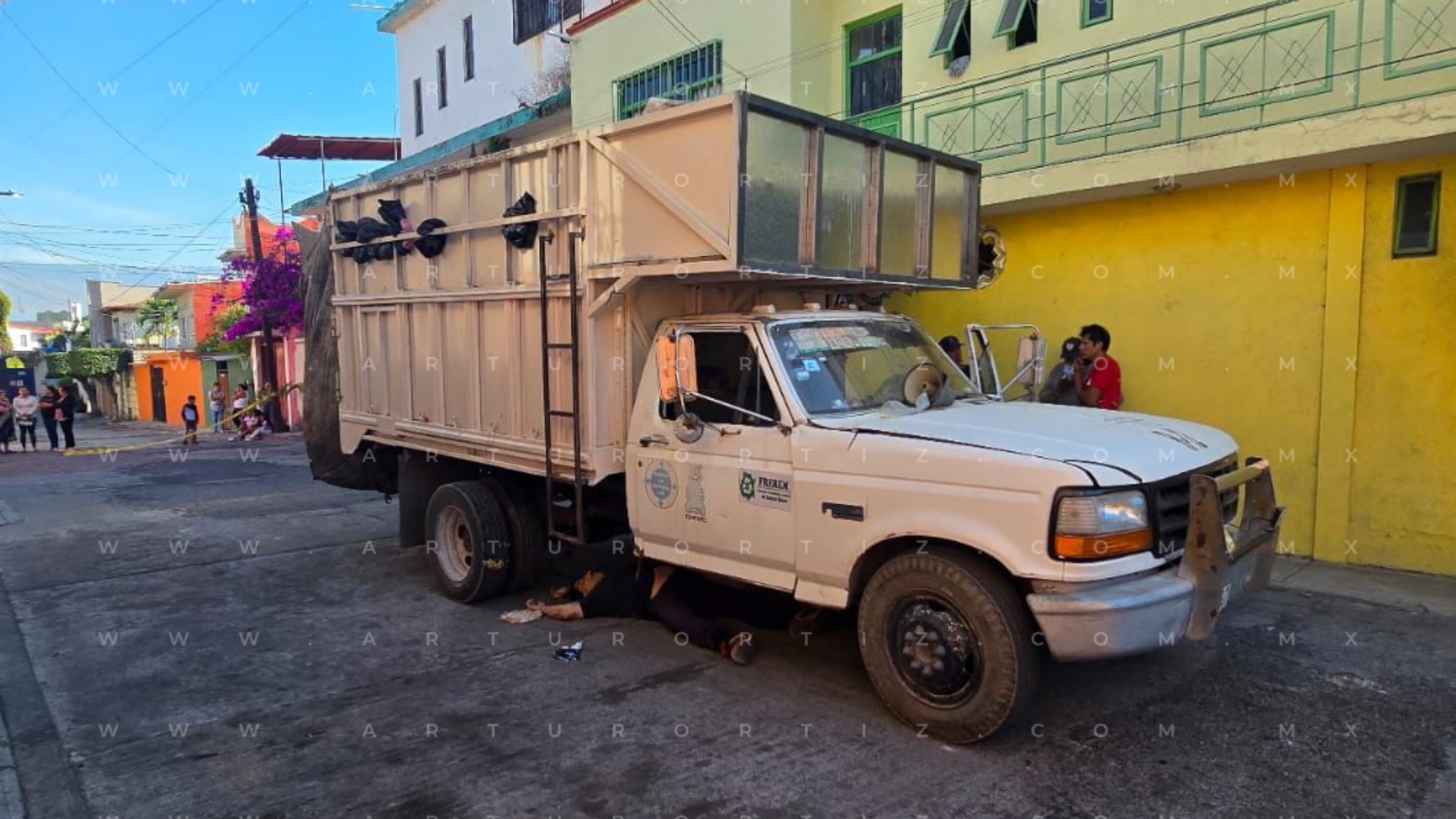 MUERE HOMBRE ATROPELLADO POR CAMIÓN DE BASURA EN JIUTEPEC